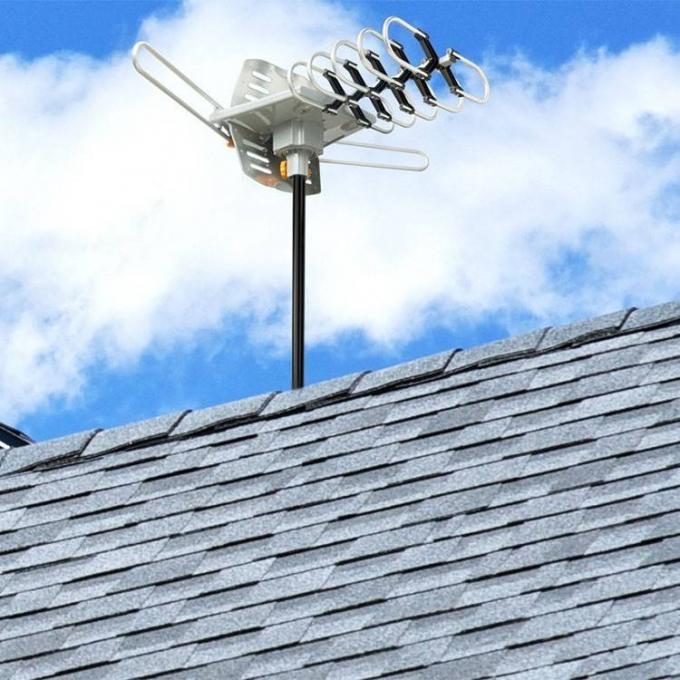 A frequ&ecirc;ncia ultraelevada motorizada do Yagi amplificou a antena de Digitas HDTV com uma rota&ccedil;&atilde;o de 360 graus 3